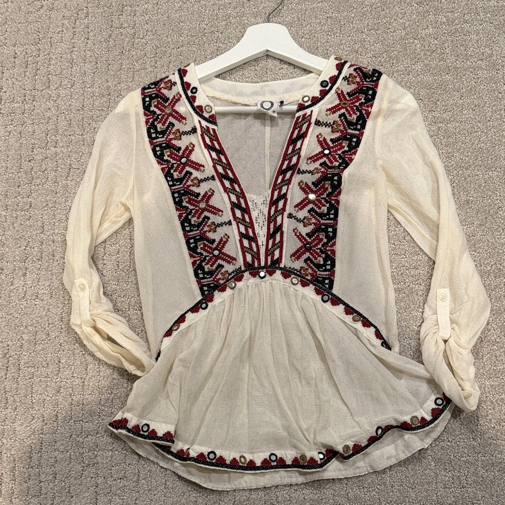 Akemi+Kin Embroidered Cream Blouse
